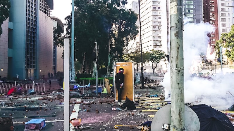 《理大围城》剧照。(台湾国际纪录片影展提供)