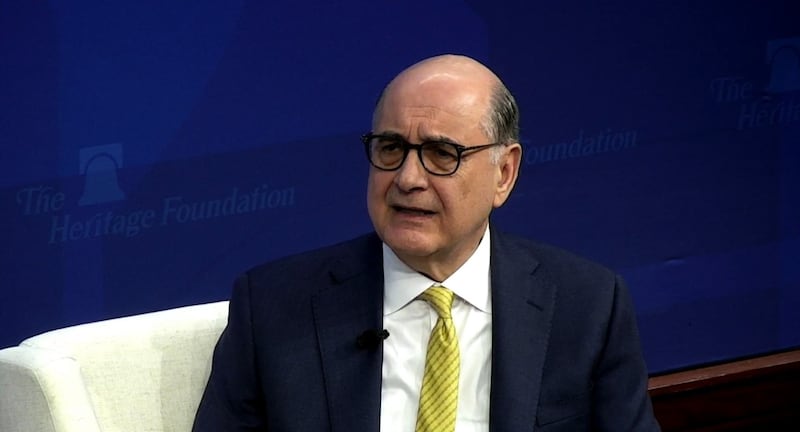 智库大西洋理事会(Atlantic Council)自由与繁荣中心高级主任丹·内格里亚(Dan Negrea)表示,早在美国上届政府时期,华盛顿就已经意识到了与中国及俄罗斯等大国竞争是美国面临的首要挑战。 (Heritage Foundation 视频截图)