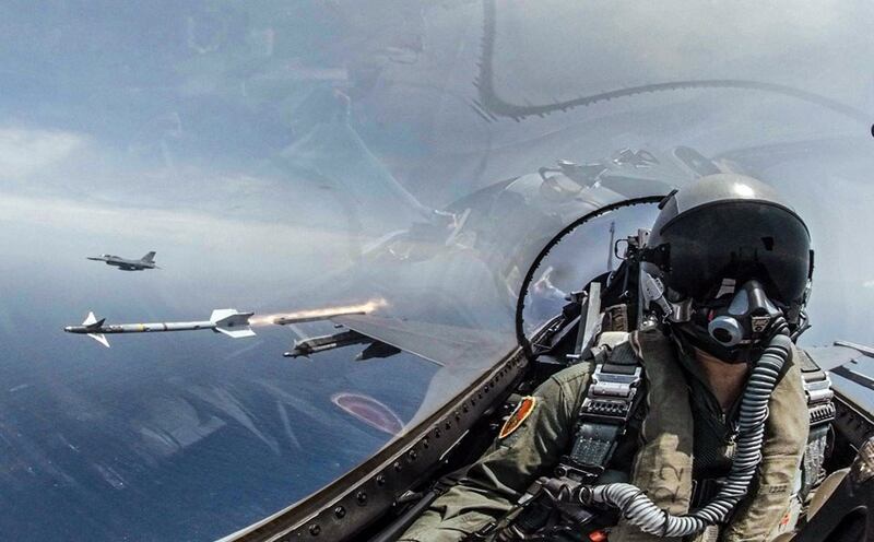 在台湾,国防部22号于东部海域,执行海空联合操演。(国防部提供)