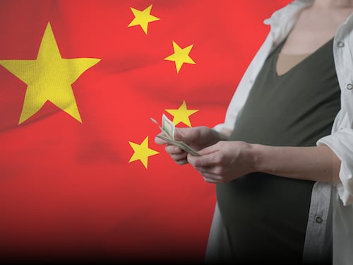 ຍ້ອນຄວາມທຸກຍາກ ເຮັດໃຫ້ແມ່ຍິງ ເຂົ້າສູ່ຂະບວນການ ຮັບຈ້າງຖືພາ ໃຫ້ຄົນຈີນ