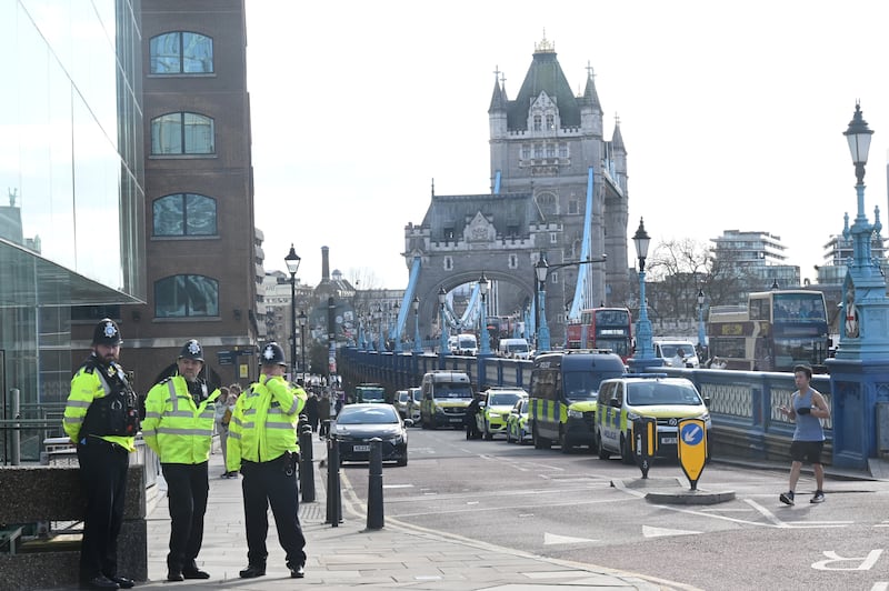 倫敦警方今次在集會附近一帶高度佈防,幾乎每隔10米就見到有警員戒備。