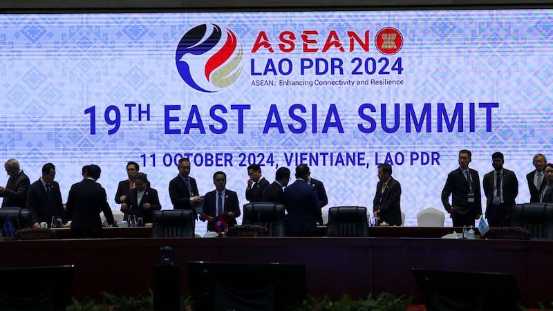 လာအိုနိုင်ငံ၊ ဗီယန်ကျင်းမြို့တွင် ၂ဝ၂၄ ခုနှစ် အောက်တိုဘာလ ၁၁ ရက်နေ့က ကျင်းပသည့် အာဆီယံထိပ်သီးအစည်းအဝေး မြင်ကွင်းတစ်ခု။ (AFP Photo)