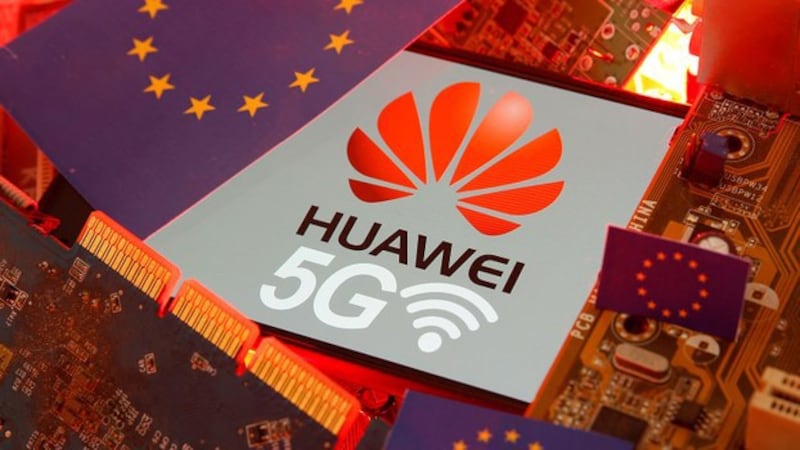 资料图片:2020年1月29日,欧盟委员会就华为5G设备做出决定,对华为设备进入欧洲有条件放行。(路透社)