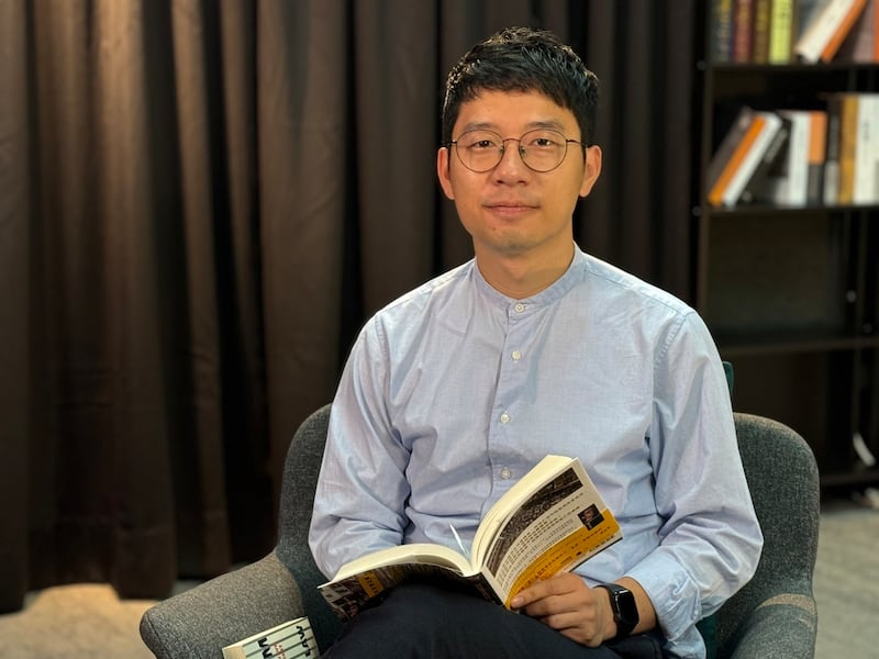 罗冠聪表示,美新政府如何调整移民政策,会直接影响香港在美倡议能力。(唐正摄)