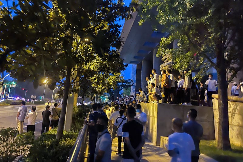 People protest outside a branch of the People's Bank of China in the central Chinese city of Zhengzhou on July 10, 2022. Credit: Anonymous source/AFP