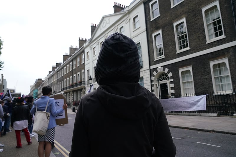 参加者黄小姐移民英国三年,几乎每次831集会都会出席,希望让仍在香港的人,知道世界各地的港人都没有忘记。 (RFA图片)